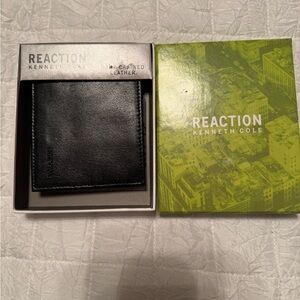 Kenneth Cole Reaction Black Leather Wallet NWT